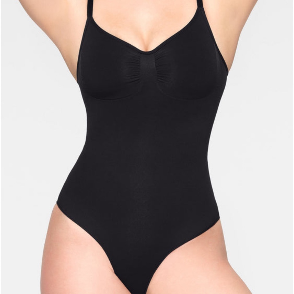 Skims seamless sculpt thong body suit